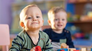 W Tuchowie rośnie nowy, samorządowy żłobek. Gmina czeka na deklaracje osób, które poważnie myślą o tym, aby posłać do placówki swoje dzieci.