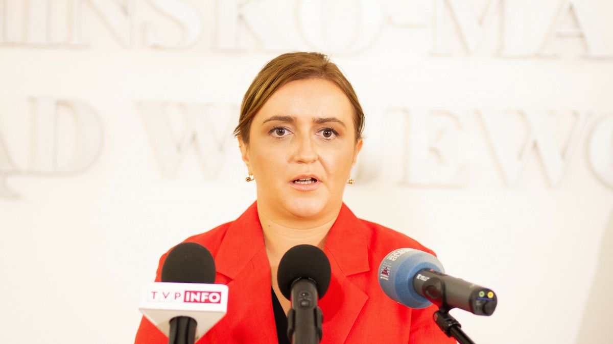 Briefing prasowy wiceminister Olgi Semeniuk w Olsztynie26.07.2021 Olsztyn (Urzad Wojewodzki) Briefing prasowy podsekretarz stanu w Ministerstwie Rozwoju, Pracy i Technologii nt. zalozen Polskiego Ladu fot. Artur Szczepanski/REPORTER N/z Olga SemeniukArtur Szczepanski/REPORTER