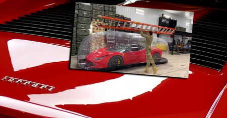 Youtuber zadrwił z Ferrari. Oto co zrobił z samochodem wartym 400 tysięcy dolarów