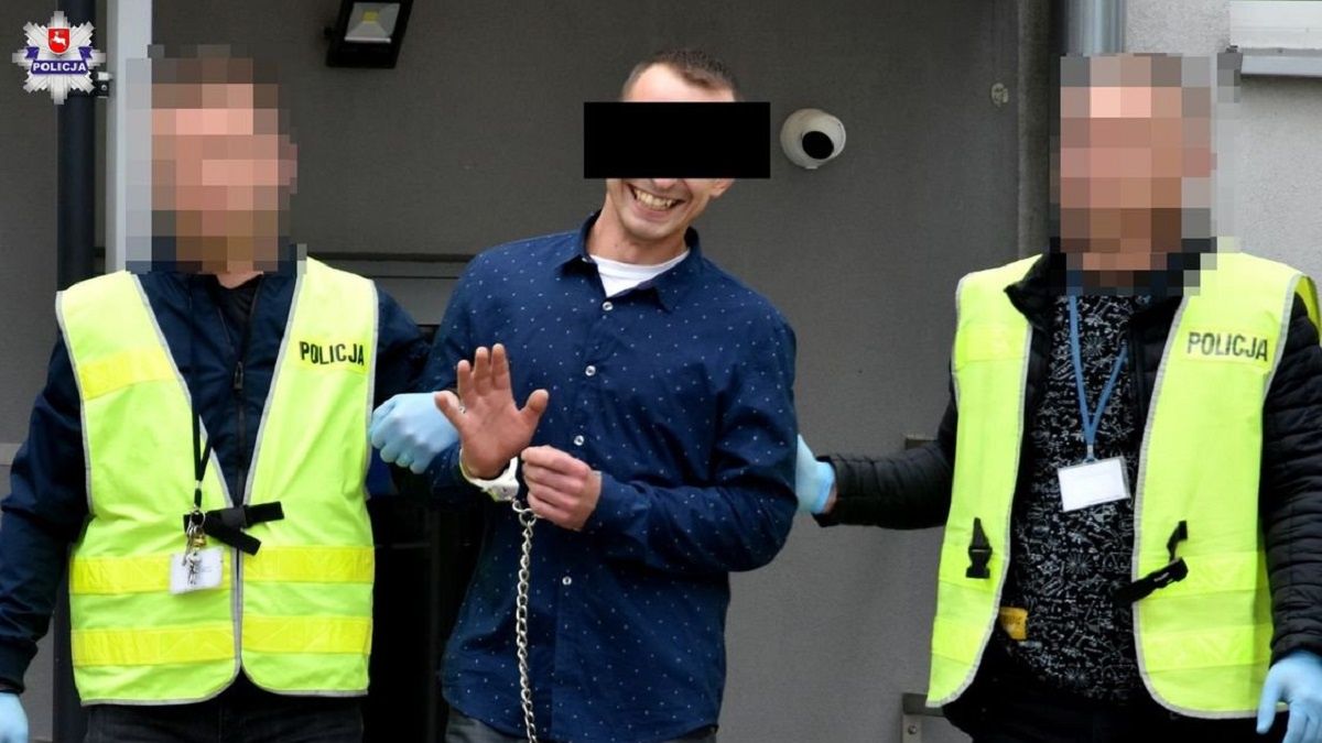 Policjanci zatrzymali 25-letniego mieszkańca gminy Wilkołaz, który znęcał się nad matką
