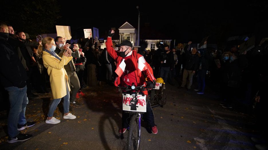 Częstochowa. Radny PiZ z zarzutem po Strajku Kobiet. Miał kopnąć emeryta