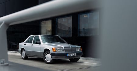 Test: Mercedes-Benz 190 E 2.3 (W201) - dojrzałe dziecko z dobrego domu kończy 40 lat