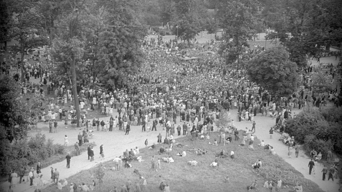 Jak spędzano majówkę w okresie PRL?