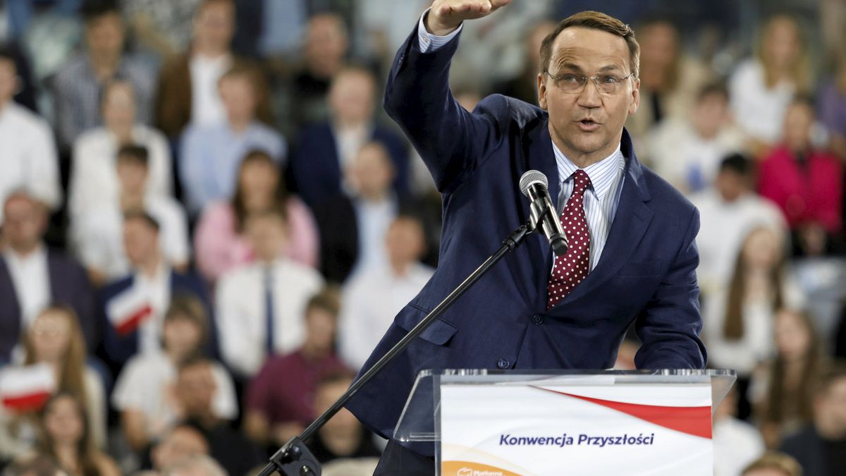 Na zdjęciu Radosław Sikorski podczas konwencji Platformy Obywatelskiej w Radomiu