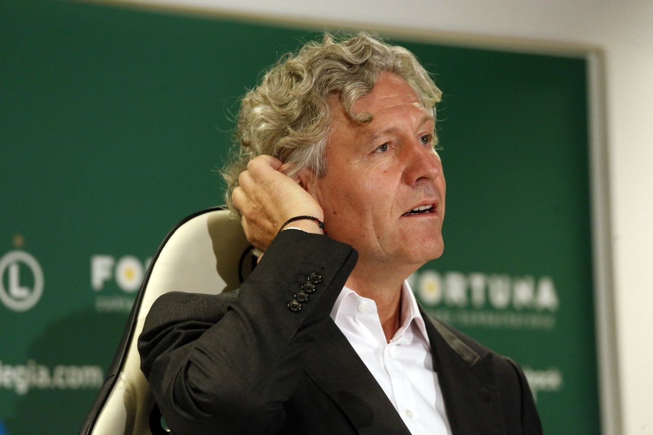 Legia Warszawa przedłużyła kontrakt z Mateuszem Szczepaniakiem do 2027 roku