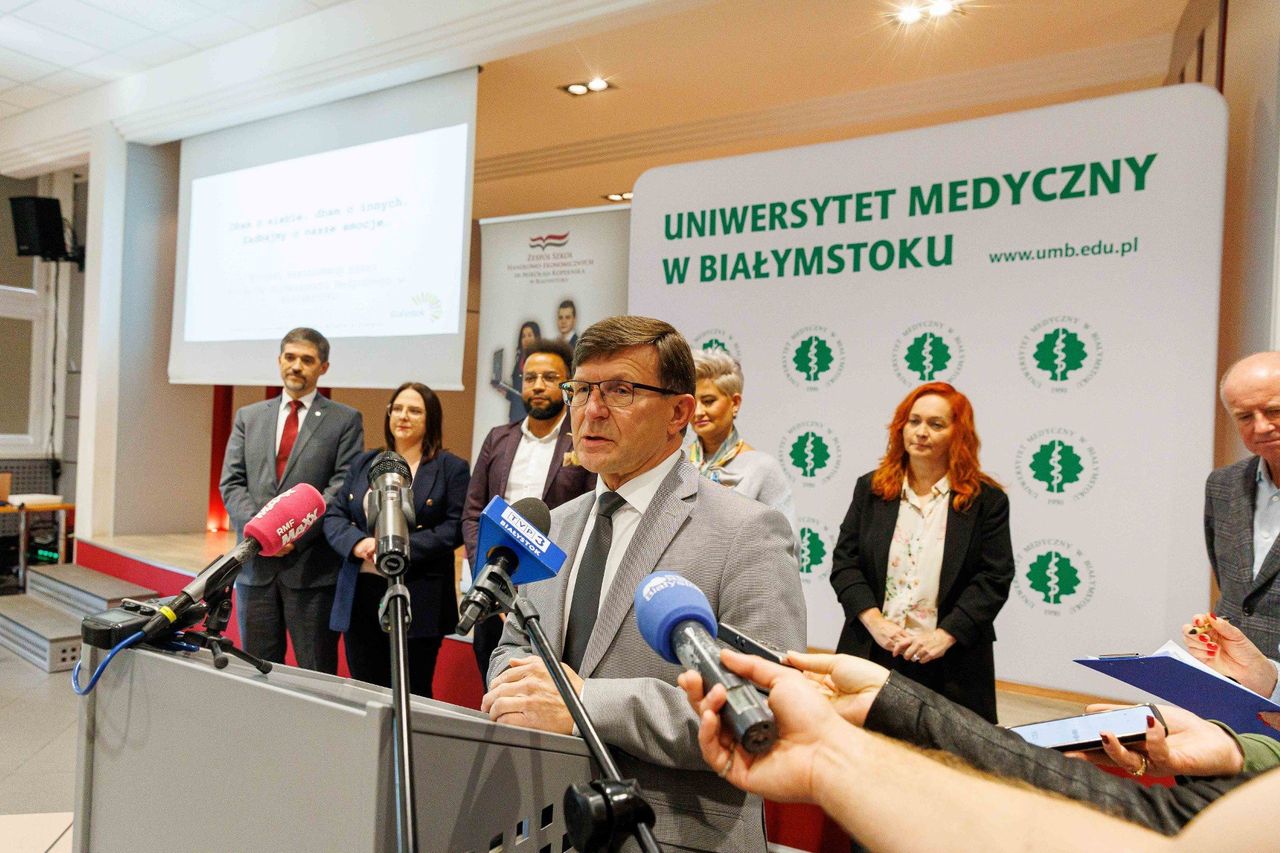 Białystok: Ruszają warsztaty o emocjach dla uczniów, rodziców i nauczycieli. Młodzież potrzebuje wsparcia