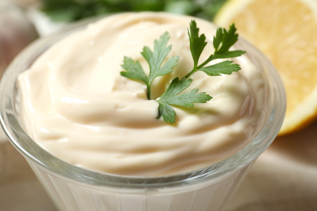 Majonez z serka wiejskiego jest lżejszy i bogatszy w białko