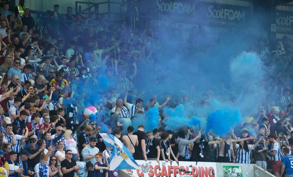 Na zdjęciu: kibice Dundee FC