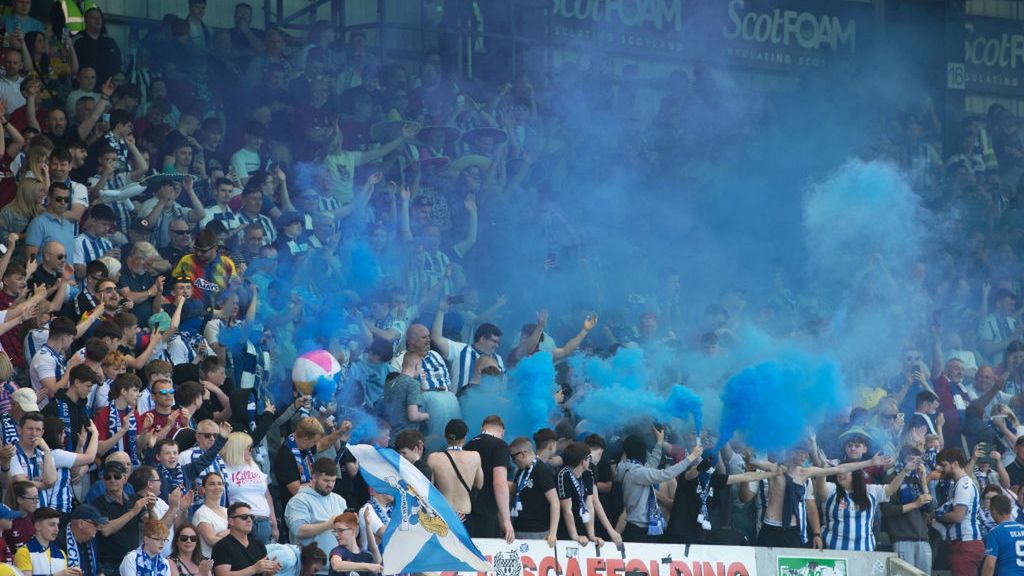 Na zdjęciu: kibice Dundee FC