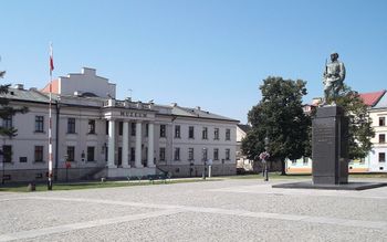 Radom: Na Starym Rynku mocny spektakl "Femina"