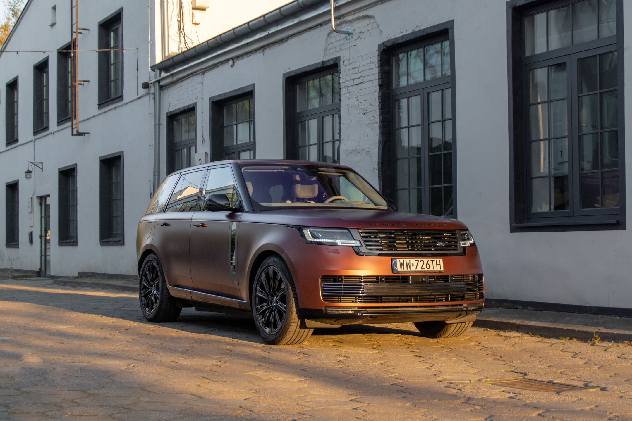 Range Rover P510e SV SWB