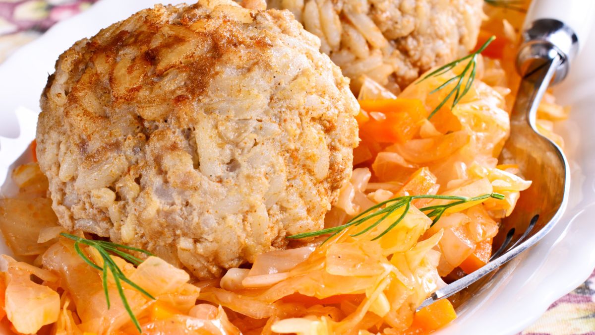 Klopsiki z młodą kapustą