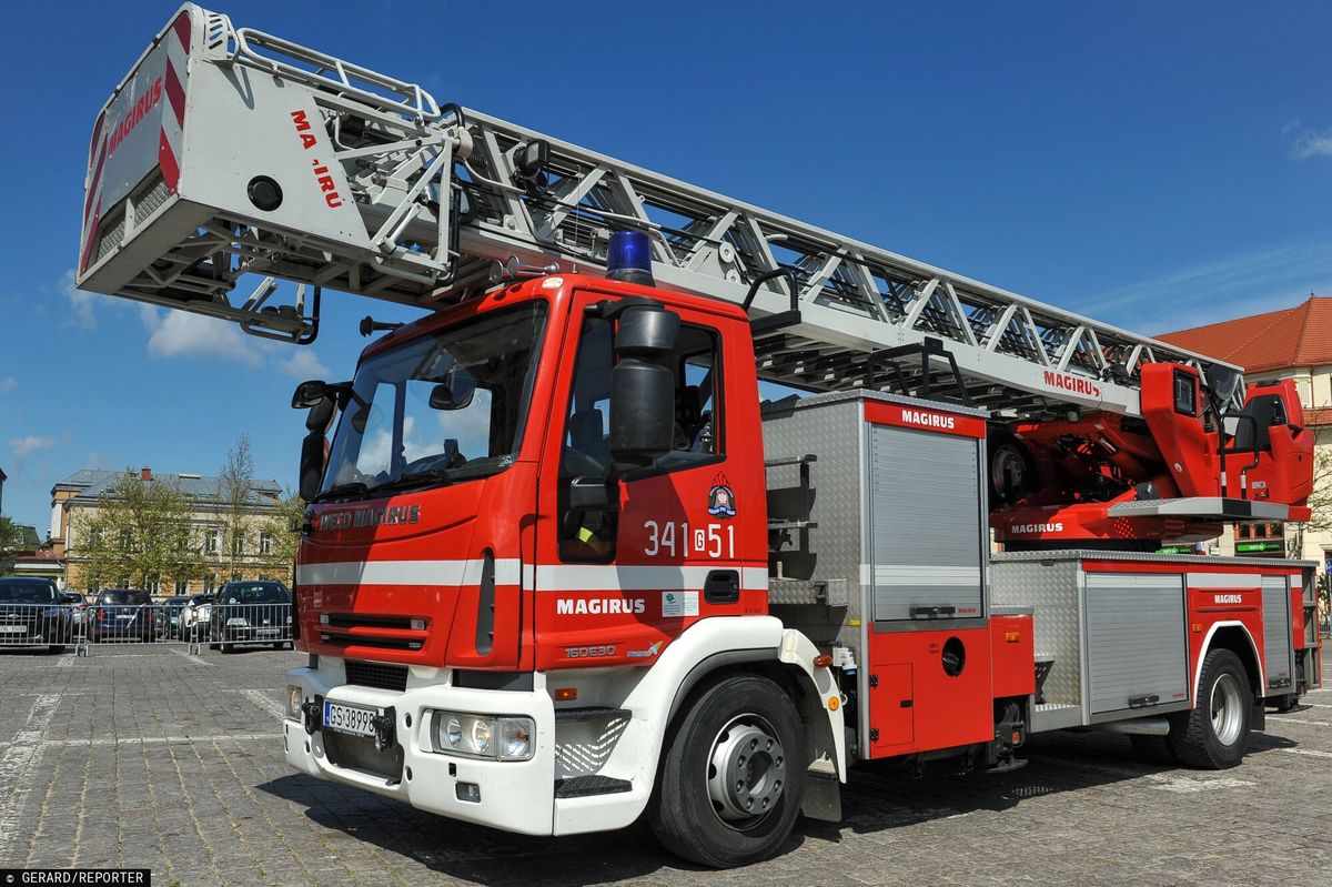 W akcji gaśniczej we Wrocławiu brało udział sześć wozów straży pożarnej (zdjęcie ilustracyjne) 