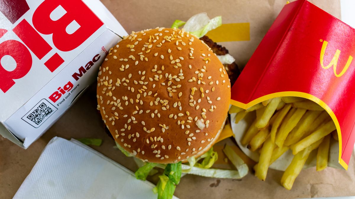 London. UK- 01.28.2021. A real life Big Mac and medium fries from a McDonald's restaurant.
MING PHOTOGRAPHY
fry, french fries, burger, fastfood, big, bread, snack, fat, fatty foods, oily food, delicious, untidy, fattening, salty, beef, cheese, sandwich, hamburger, crispy, beef burger, unhealthy, bun, lettuce, vegetable, takeout, meat, close up, seed, fast, junk, messy, tasty, diet, calories, food, illustrative editorial, sesame, french, meal, classic, lunch, big mac, green, juicy, mcdonald's, salad, dinner, mcdonald's, big mac, burger, fry, french fries, fastfood, big, bread, snack, fat, fatty foods, oily food, delicious, untidy, fattening, salty, beef, cheese, sandwich, hamburger, crispy, beef burger, unhealthy, bun, lettuce, vegetable, takeout, meat, close up, seed, fast, junk, messy, tasty, diet, calories, food, illustrative editorial, sesame, french, meal, classic, lunch, green, juicy, salad, dinner