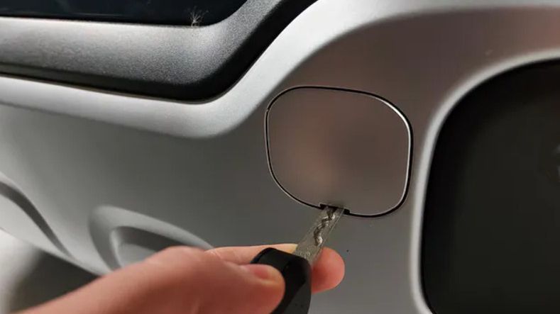 Zaślepkę należy zdjąć, gdy trzeba holować auto