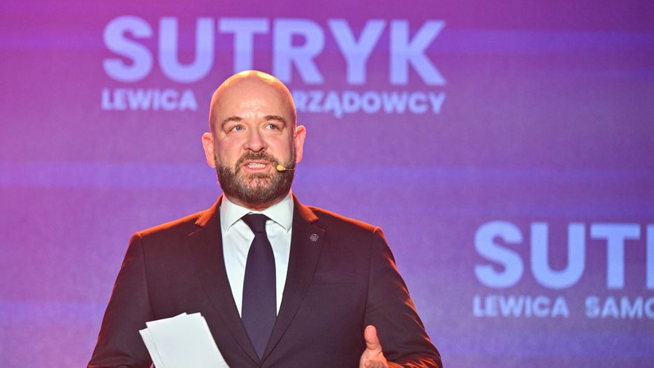 Jacek Sutryk
Wroc�aw, 03.04.2024. Wybory samorz�dowe 2024. Prezydent Wroc�awia, ubiegaj�cy si� o reelekcj� Jacek Sutryk na konwencji wyborczej we Wroc�awiu, 3 bm. (ad) PAP/Maciej Kulczy�ski
Maciej Kulczy�ski
kampania, konwencja, wyborcza, wybory samorz�dowe, kandydat na prezydenta Wroc�awia, konwencja wyborcza, polityk, polityka, samorz�dowa, samorz�dowiec, w�adza lokalna