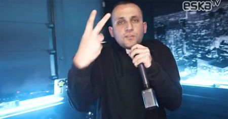 KSIĄDZ RAPUJE O BOGU... Ma talent?