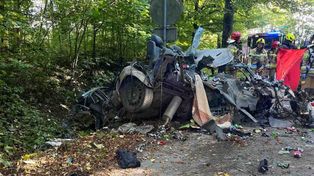 Warmińsko-mazurskie: Koszmarny wypadek. Audi rozerwane na kawałki, 27-latek zginął na miejscu