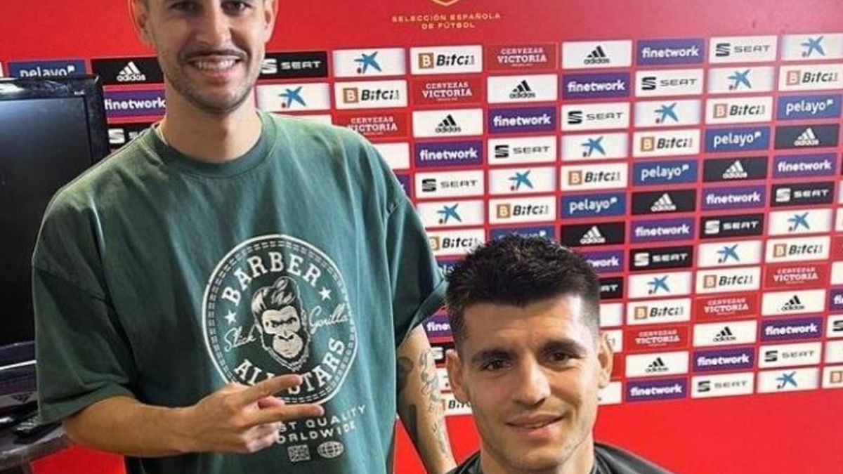 Alejandro Oliva i Alvaro Morata na wspólnym zdjęciu