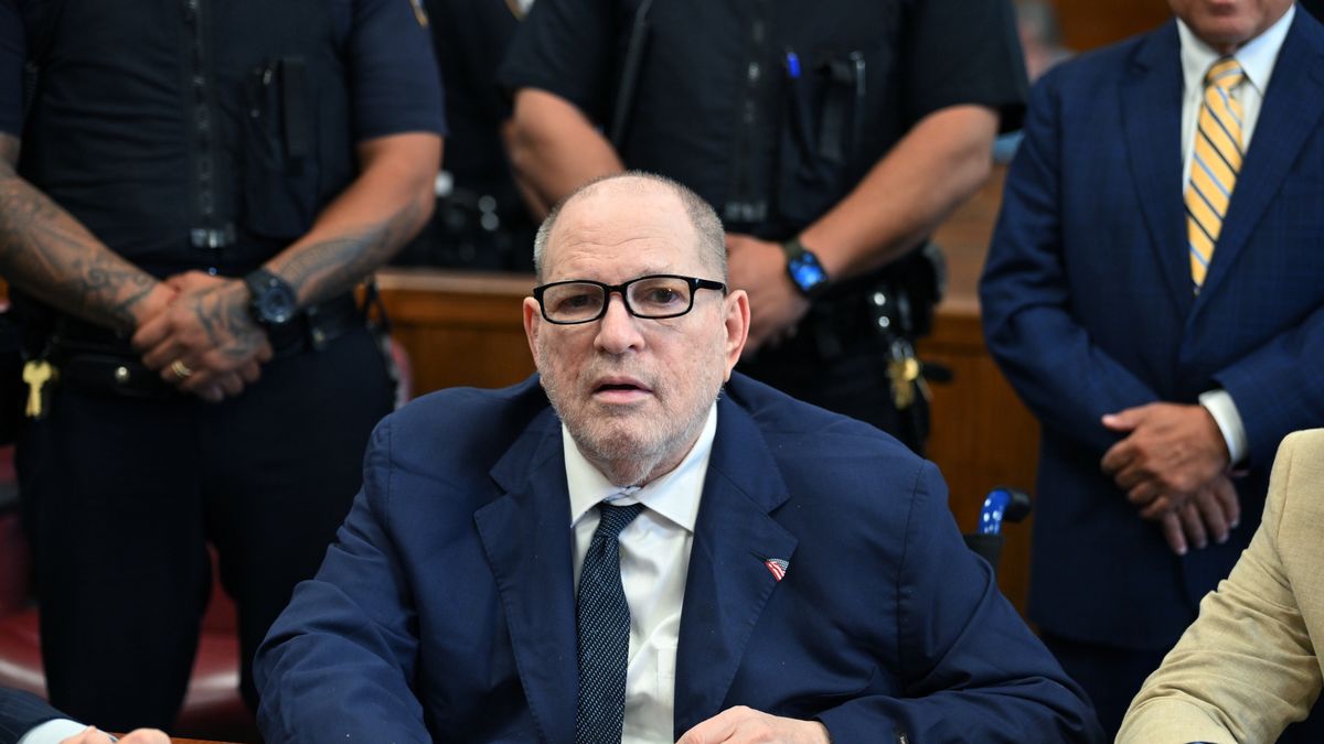 NEW YORK, NEW YORK - AUGUST 13: Former film producer Harvey Weinstein appears in Manhattan Criminal Court on August 13, 2025 in New York City. Weinstein will be tried for a third time after a jury could not render a verdict on a rape charge accusing Weinstein of sexually assaulting Jessica Mann, a former actor. Weinstein was found guilty of sexually assaulting former "Project Runway" production assistant Miriam Haley and not guilty of assaulting Polish former runway model Kaja Sokola. (Photo by Pool/Getty Images)