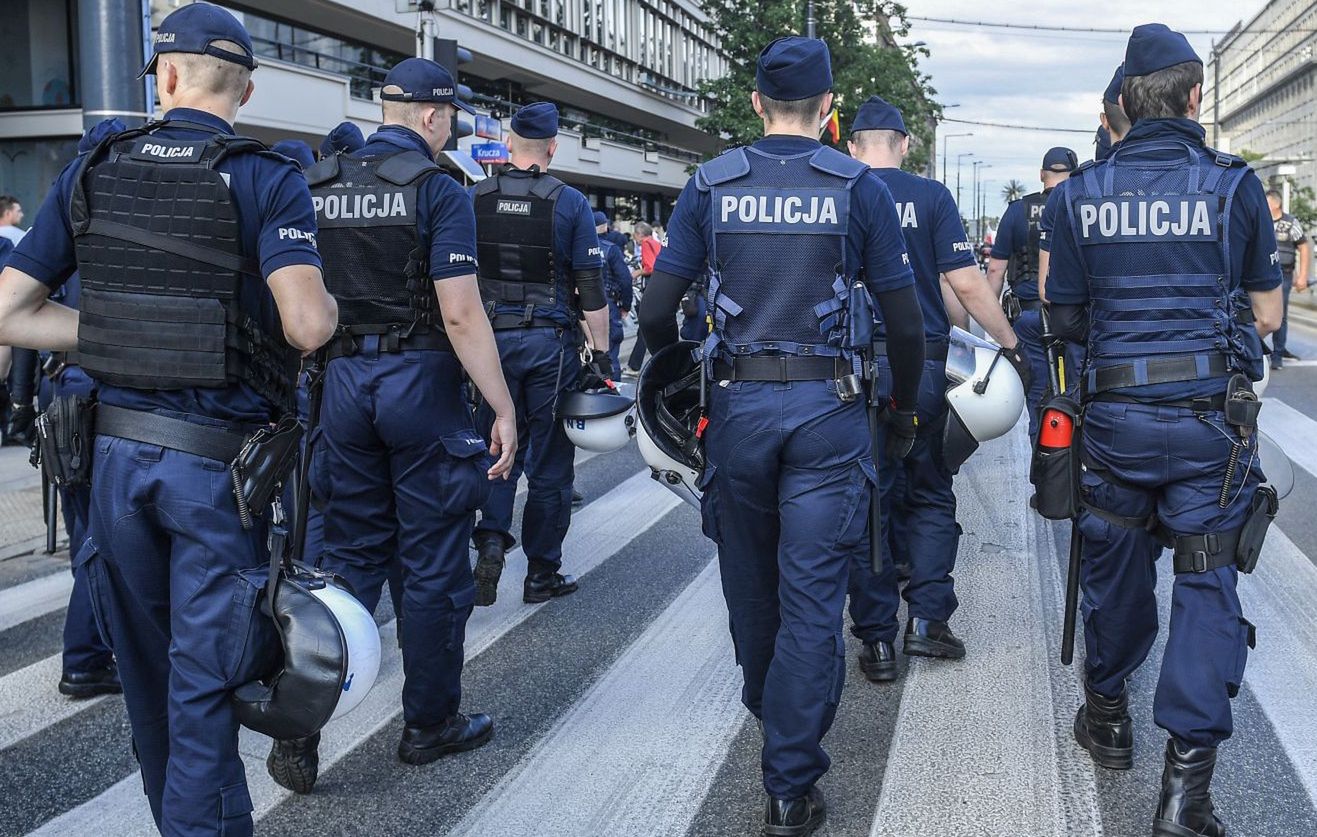 Tyle "na rękę" mają w policji. Od marca 2023 pensje poszły w górę