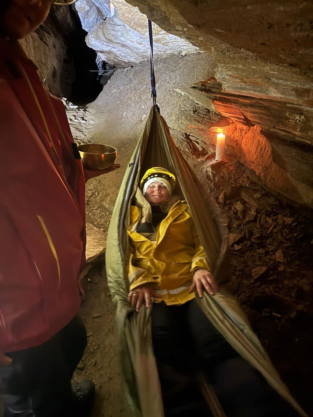 Nad podziemnymi jeziorkami organizowana są sesje relaksacyjne