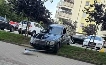 Gorzów: Próbował uciekać po rozbiciu mercedesa. Był pod wpływem narkotyków i miał zakaz prowadzenia
