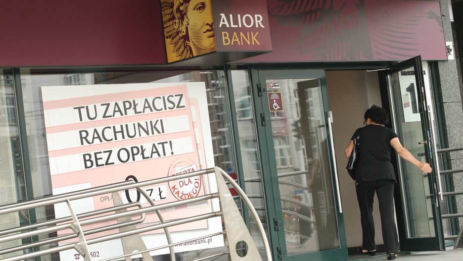Jedną z kluczowych zalet oferowanych polskim klientom jest możliwość handlu aktywami cyfrowymi w walucie lokalnej, czyli PLN.