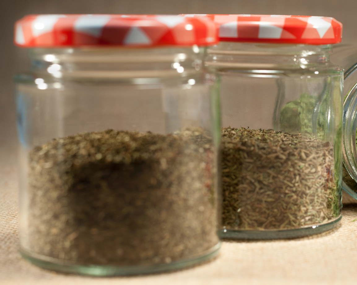 Chronią przed rakiem, wspierają odporność. Te dwa zioła trzeba mieć w kuchni