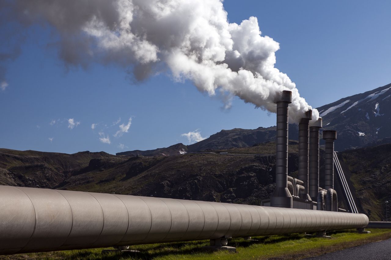 Energia geotermalna, Islandia, rurociąg