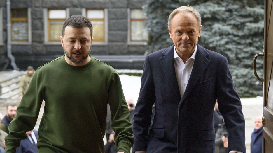 Premier Tusk z wizyt? w KijowiePraesident Wolodymyr Selenskyj empfaengt Polens Ministerpraesident Donald TUSK am 22.01.2024 in Kiew. Meeting of the President of Ukraine and the Prime Minister of Poland in Kyiv. Foto:The Presidential Office of Ukraine via SVEN SIMON Fotoagentur GmbH & Co. Pressefoto KG Prinzess-Luise-Str. 41 45479 M u e l h e i m / R u h r Tel. 0208/9413250 Fax. 0208/9413260 GLS Bank BLZ 430 609 67 Kto. 4030 025 100 IBAN DE75 4306 0967 4030 0251 00 BIC GENODEM1GLS www.svensimon.net *** President Volodymyr Zelensky receiving Polands Prime Minister Donald TUSK on 22 01 2024 in Kyiv Meeting of the President of Ukraine and the Prime Minister of Poland in Kyiv Photo The Presidential Office of Ukraine via SVEN SIMON Fotoagentur GmbH Co PrIMAGO/Presidential Office of Ukraine