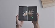 Microsoft Surface Duo i nietypowy podgląd powiadomień. Wystarczy "uchylić" ekran