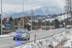 Tragiczny wypadek w Zakopanem. Policjanci znaleźli w nocy rozbite auto. Kierowca zginął na miejscu