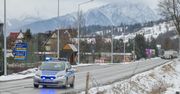 Tragiczny wypadek w Zakopanem. Policjanci znaleźli w nocy rozbite auto. Kierowca zginął na miejscu