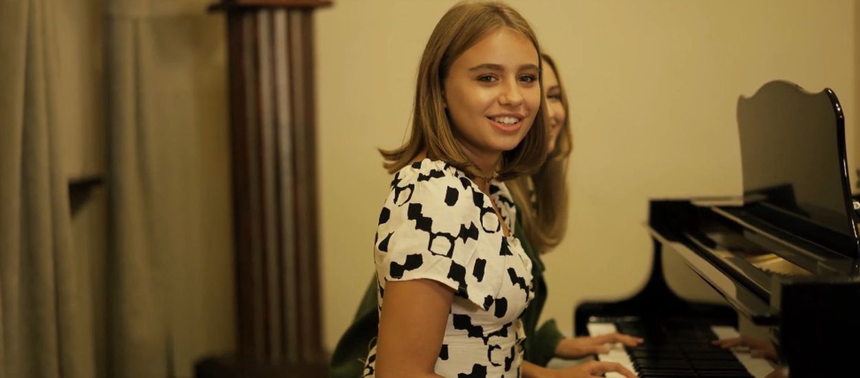 Oliwia Bieniuk w filmie Reżysera Życia