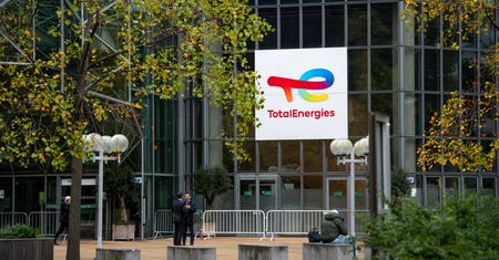 TotalEnergies wycofuje się z udziałów w rosyjskim gigancie gazowym Novatek. Będzie go to drogo kosztować