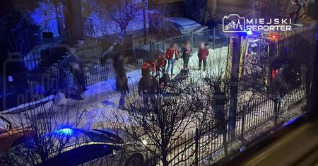 Warszawa: Atak ostrym narzędziem w Ursusie. Sprawca uciekł