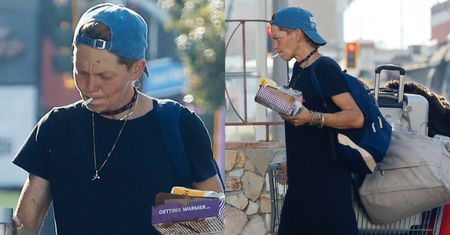 Loni Willison grzebie w śmietniku, a potem przemierza ulice Los Angeles z całym dobytkiem