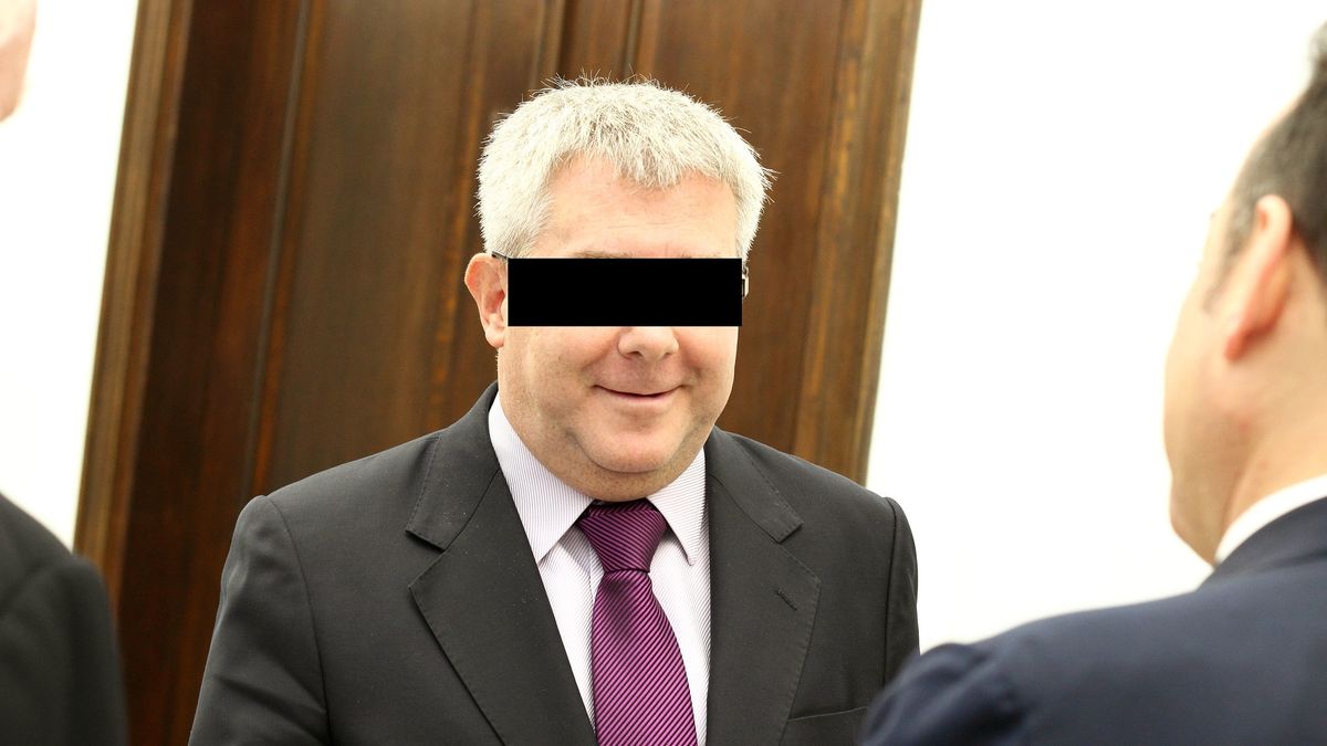 Polityk został zatrzymany na lotnisku