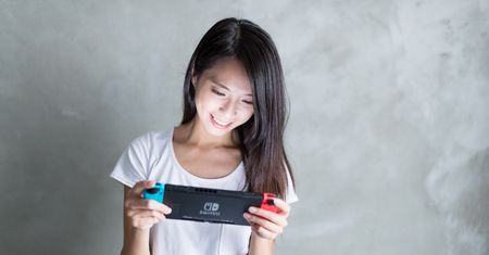 Konsola Nintendo Switch doszczętnie złamana, do ataku wystarczy drucik