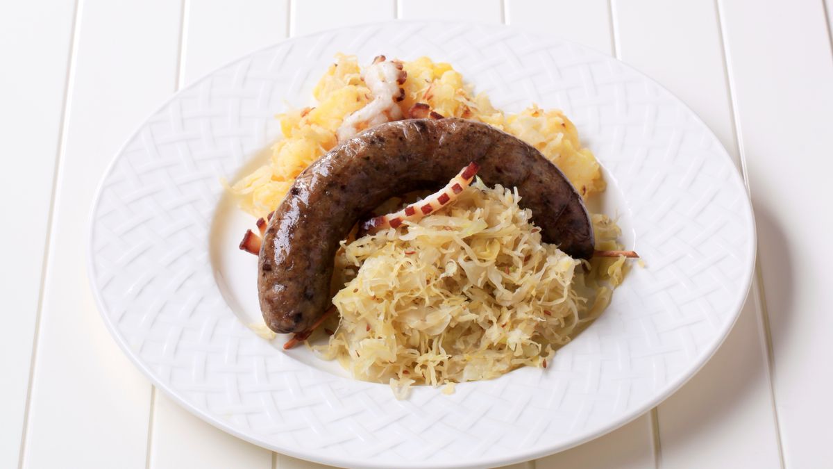 Kaszanka z kapustą kiszoną z grilla
