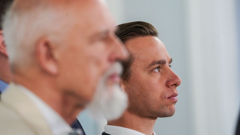 Posłowie Konfederacji w dużej części nie założyli maseczek w Sejmie