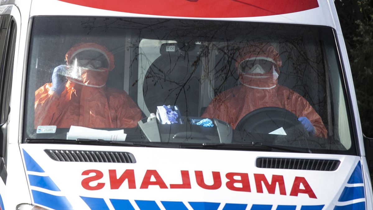 Koronawirus w Polsce. Zapraszamy na program specjalny