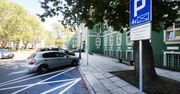 Radni stracą miejsca parkingowe? Jest rozwiązanie, które może ucieszyć kierowców