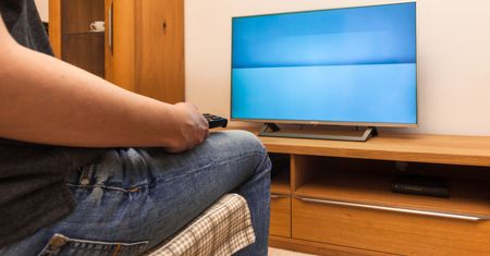 Abonament RTV. Poczta nie odpuszcza nikomu. "Dłużnicy" wskazują na absurd
