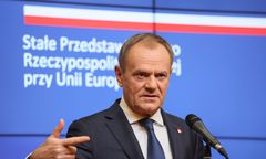 Zatrudniono córkę posłanki. Tusk kazał ją wyrzucić