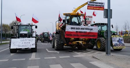 Aktualna sytuacja na drogach dojazdowych do Lublina. Rolnicy planują kolejne blokady