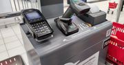 Kasjerka opracowała przekręt. Wypłacała pieniądze z kasy samoobsługowej