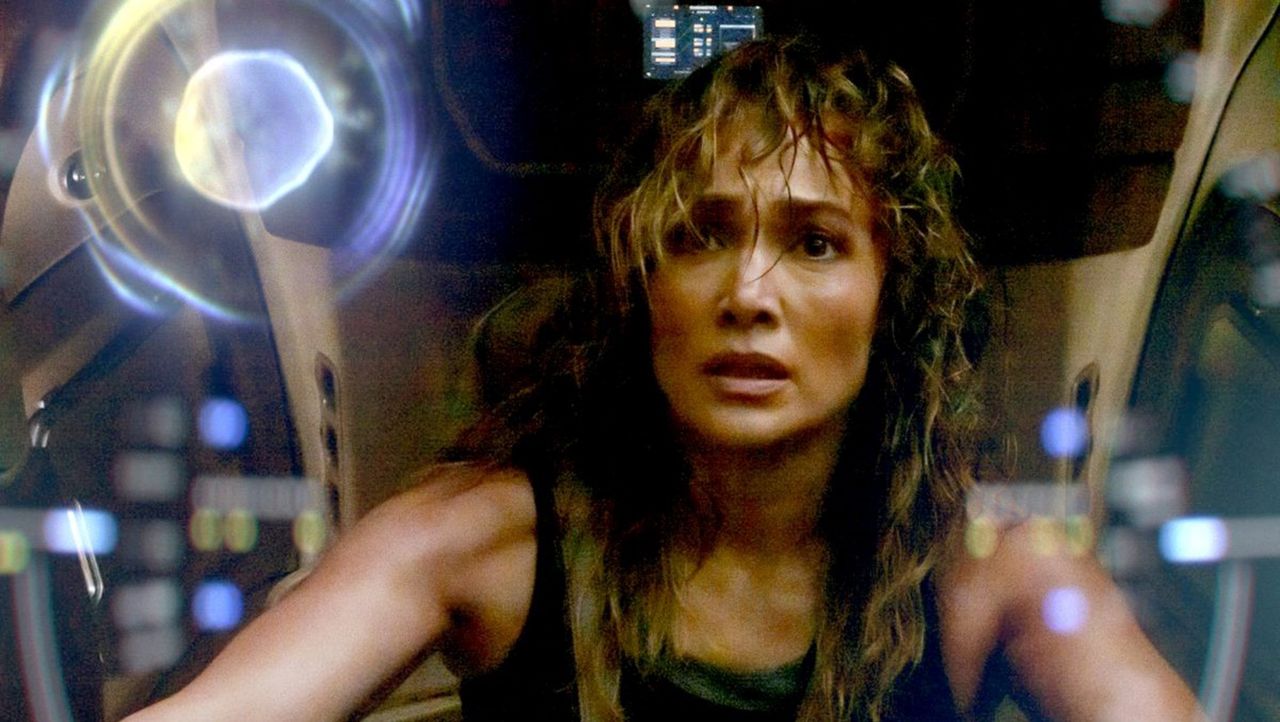 Jennifer Lopez battles rogue AI in Netflix's explosive "Atlas