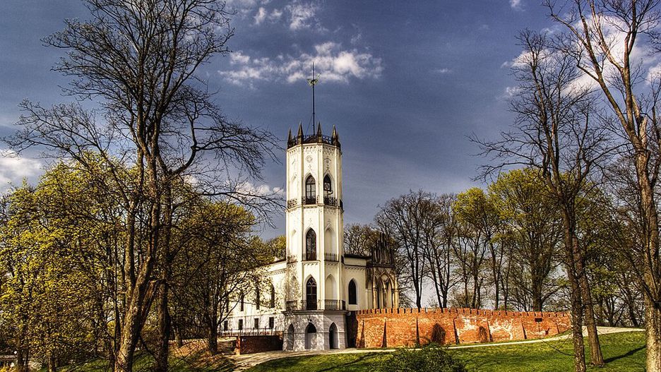 Neogotycki pałac Krasińskich w Opinogórze Górnej